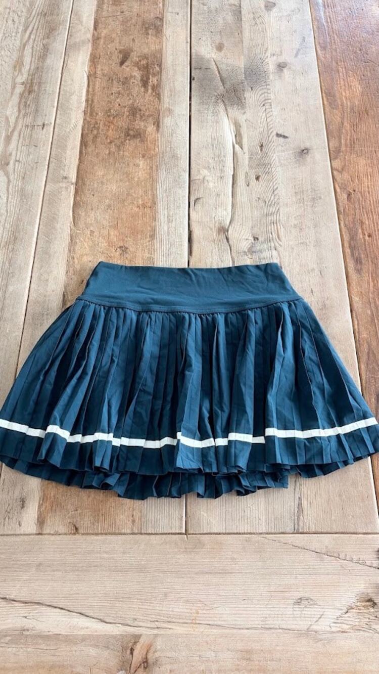 Offline by Aerie Deep Forest Green MEDIUM All Aces Tennis Skort Skirt EUC